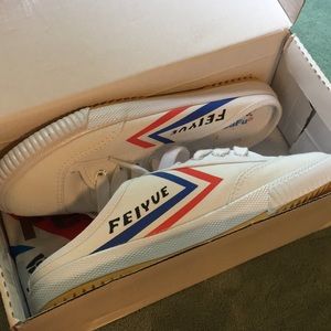 BNIB feiyue slides